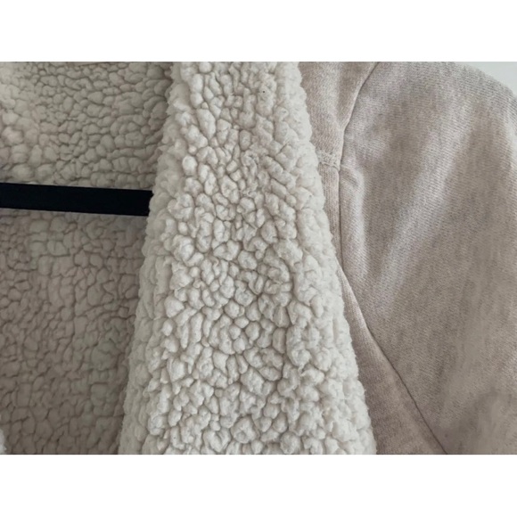 Hollister Sherpa Jacket / Sweater - Picture 3 of 4